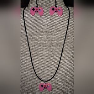 Gamer girl necklace and earrings set